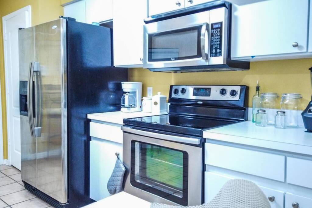 Holiday home Cozy Pool House Close To Attractions In