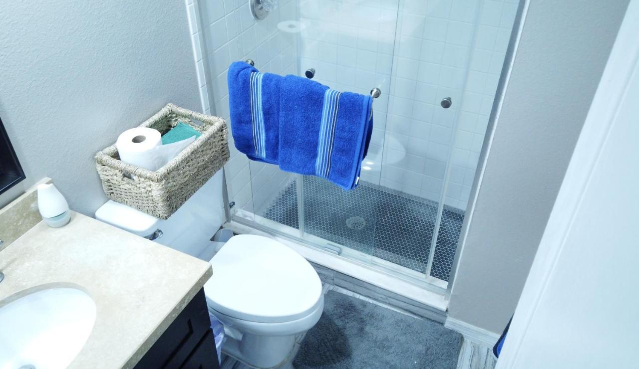 Cozy Pool House Close To Attractions In Holiday home Tampa