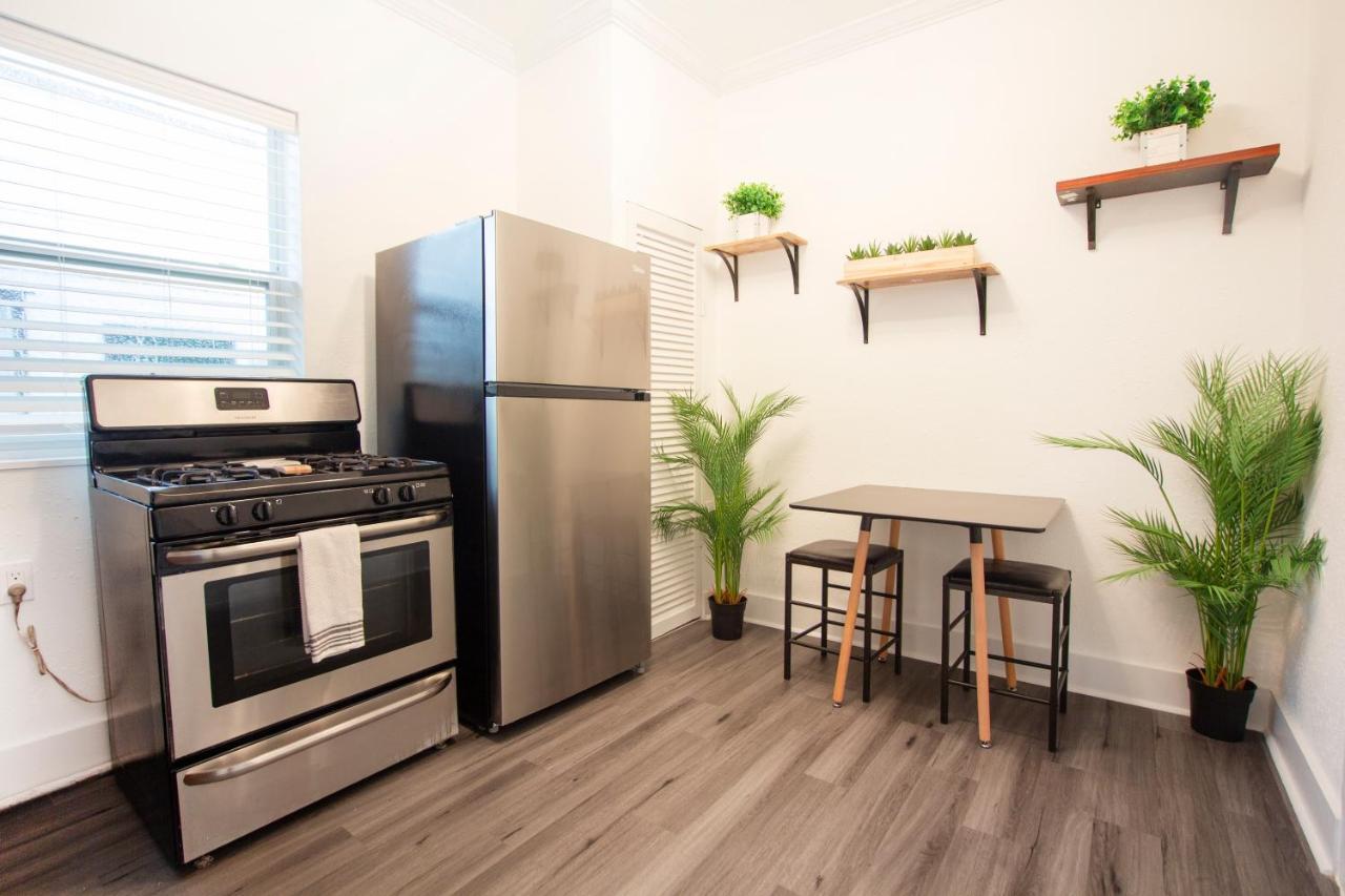 Modern Westshore Apartment