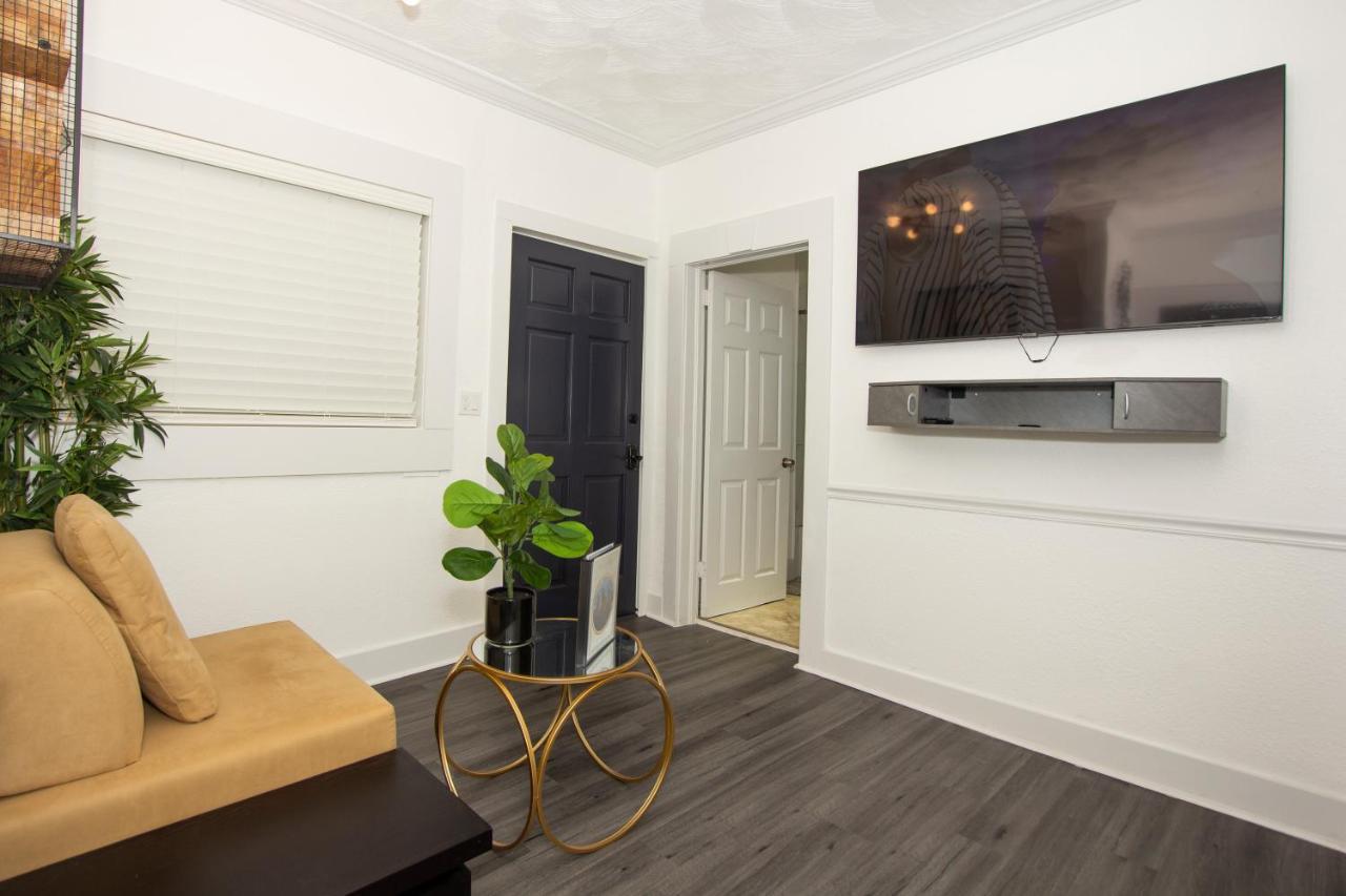 Modern Westshore * Tampa