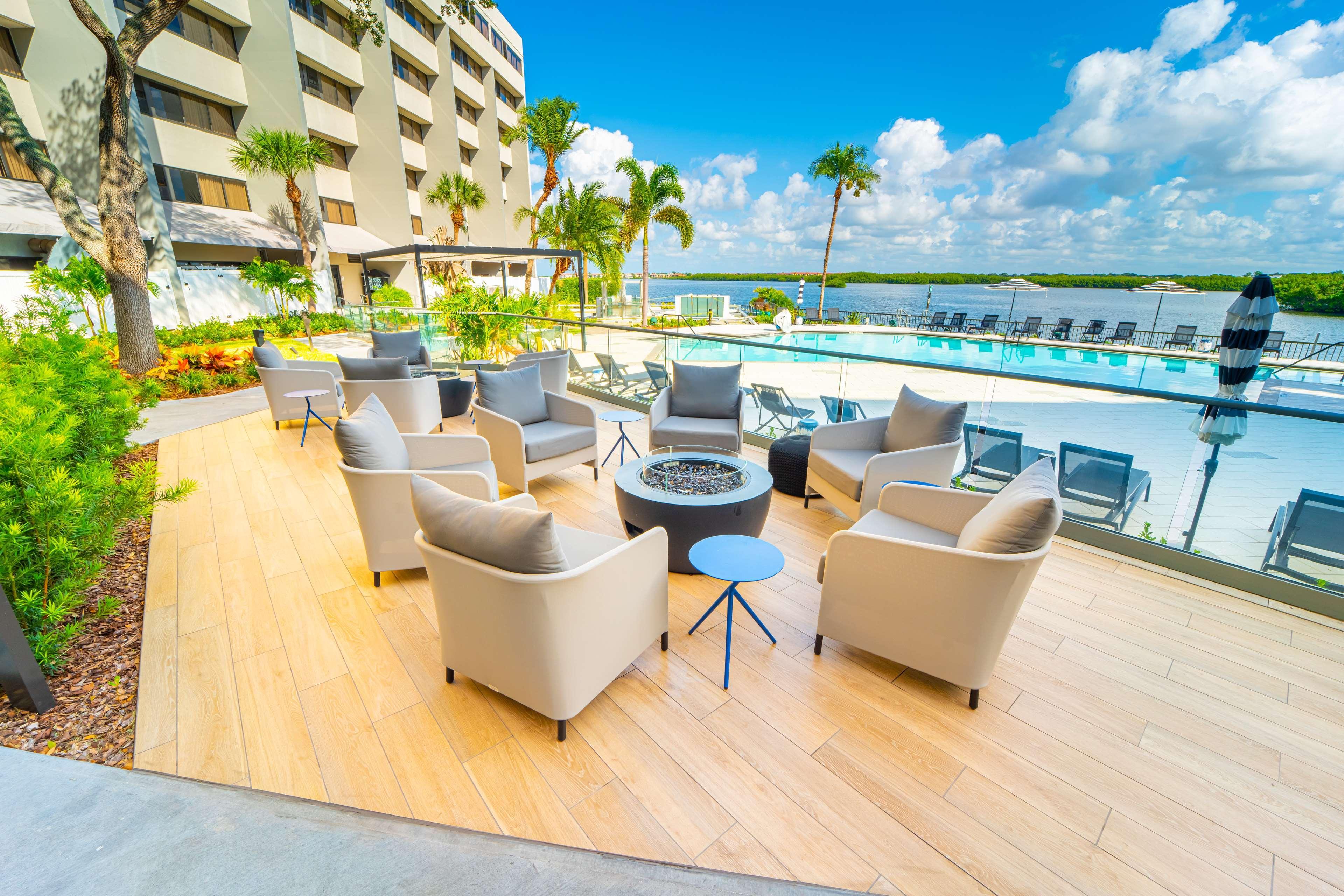 Doubletree By Hilton Rocky Point Waterfront