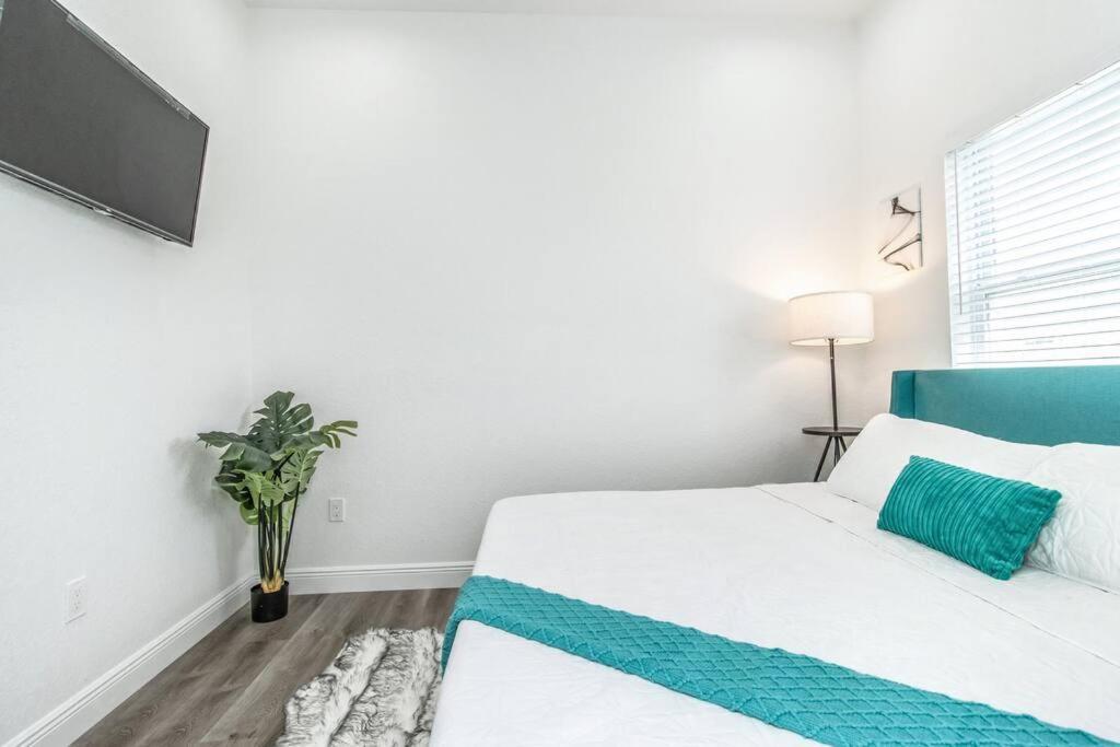 2br Spacious House In Heart Of West Holiday home Tampa