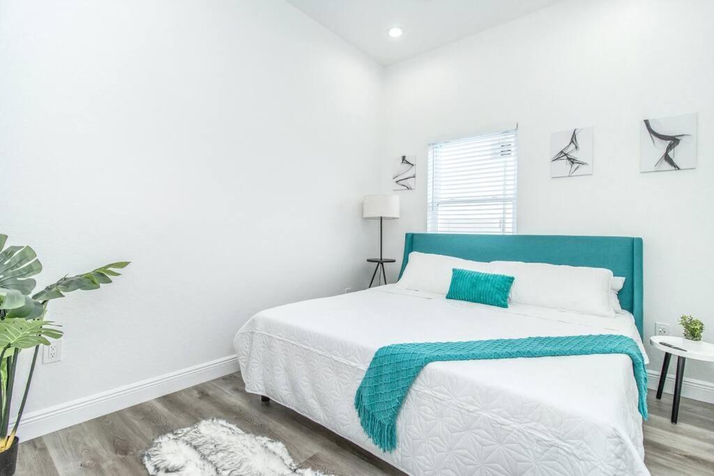 Holiday home 2br Spacious House In Heart Of West