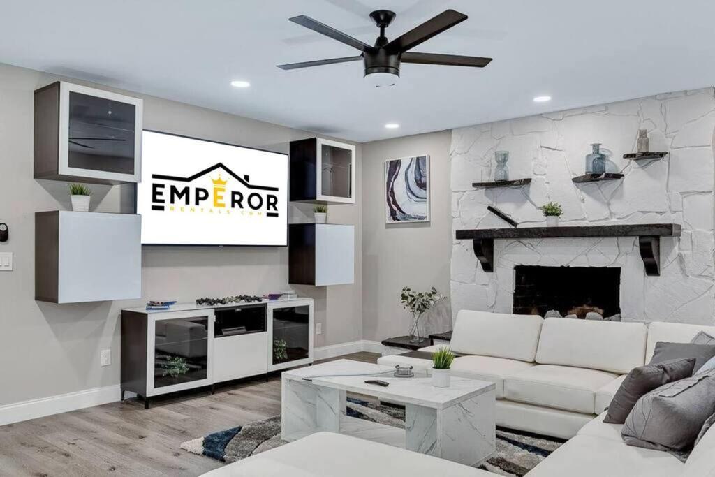 Immaculate & Cozy Entire Heated Pool House Tampa