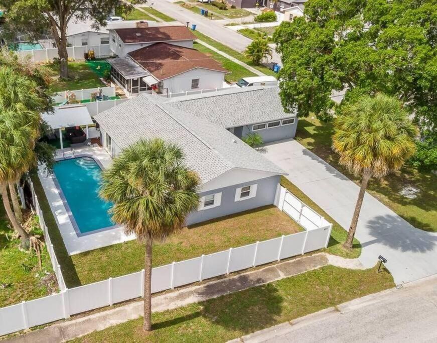 Holiday home Immaculate & Cozy Entire Heated Pool House Tampa