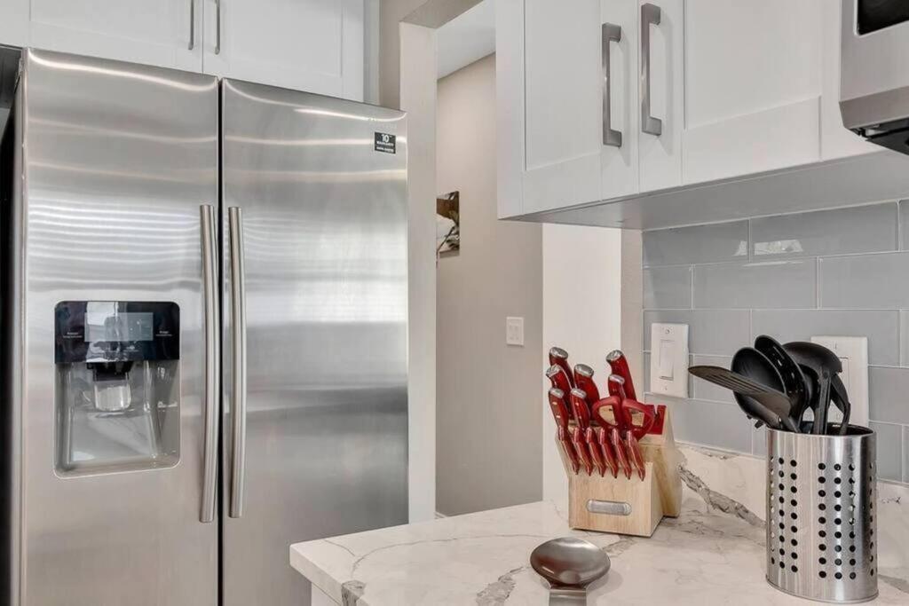 Immaculate & Cozy Entire Heated Pool House * Tampa