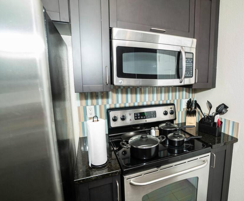 Beautiful 2bd/1ba- South Area! Close To Downtown/ Raymond James Stadium *