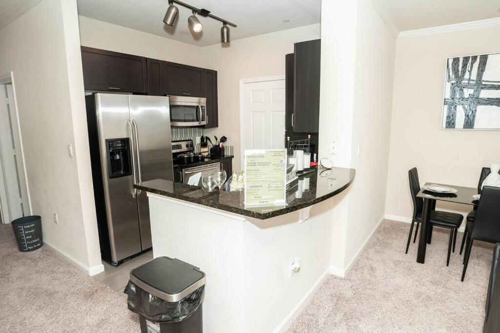Beautiful 2bd/1ba- South Area! Close To Downtown/ Raymond James Stadium Apartment *