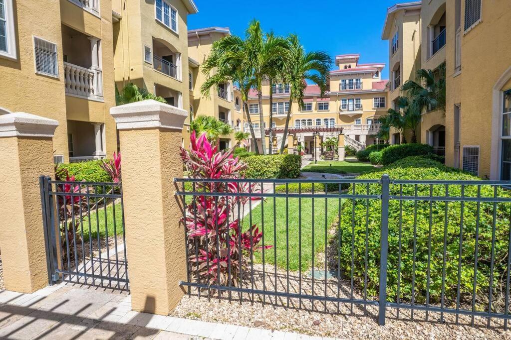 Beautiful 2bd/1ba- South Area! Close To Downtown/ Raymond James Stadium Apartment *