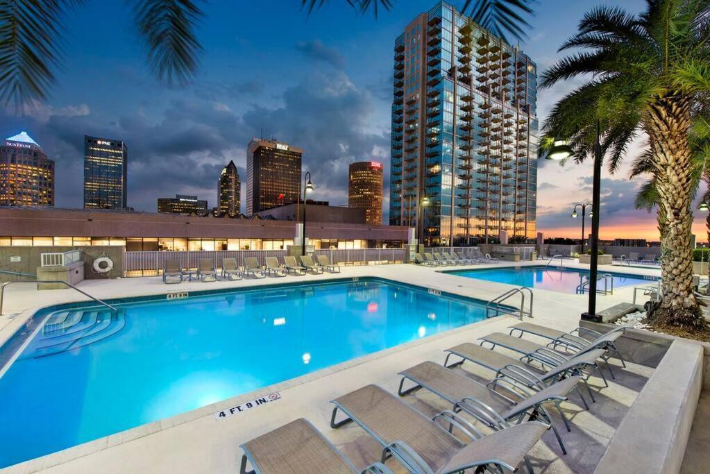 Stunning Apt With Skyline Views High Rise * Tampa