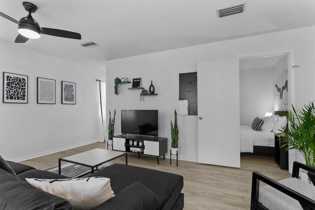 Apartment Zebra House - Close 2 Tampabay Has To Offer *