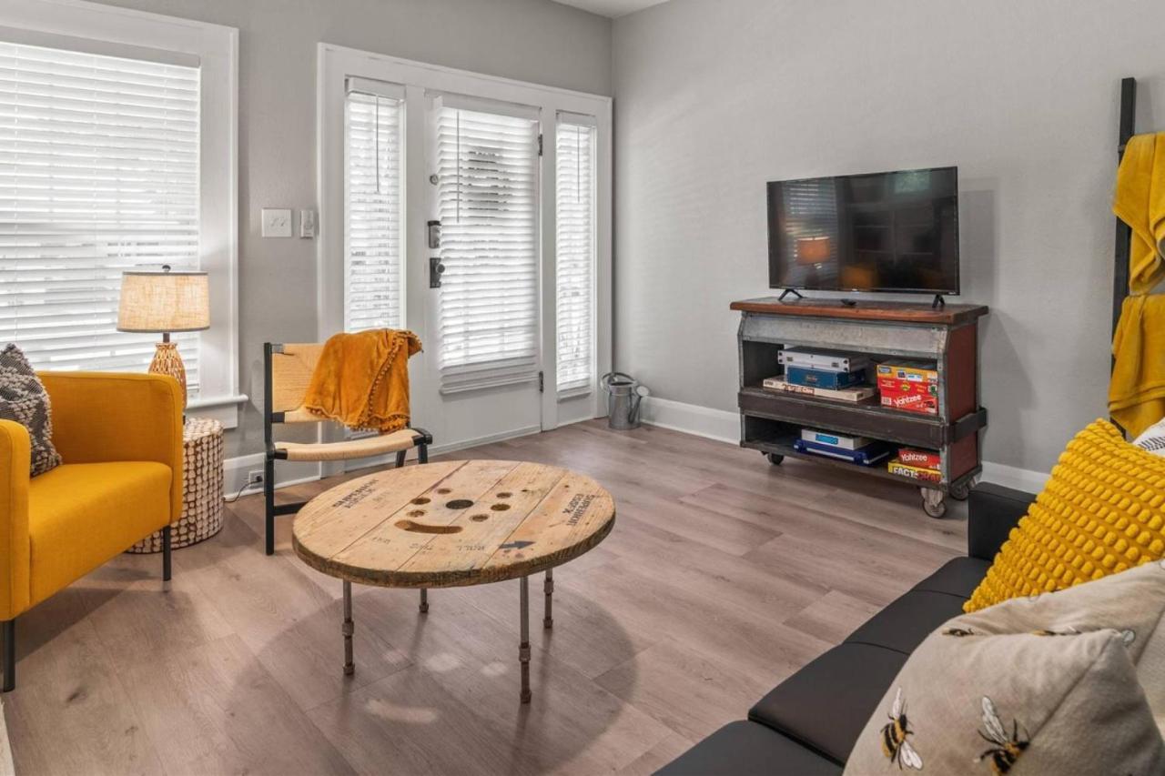 Holiday home Beekeeper's - Beautifully Renovated 1929 With 2 Bedrooms On Brick Street Near Tampa's Attractions *