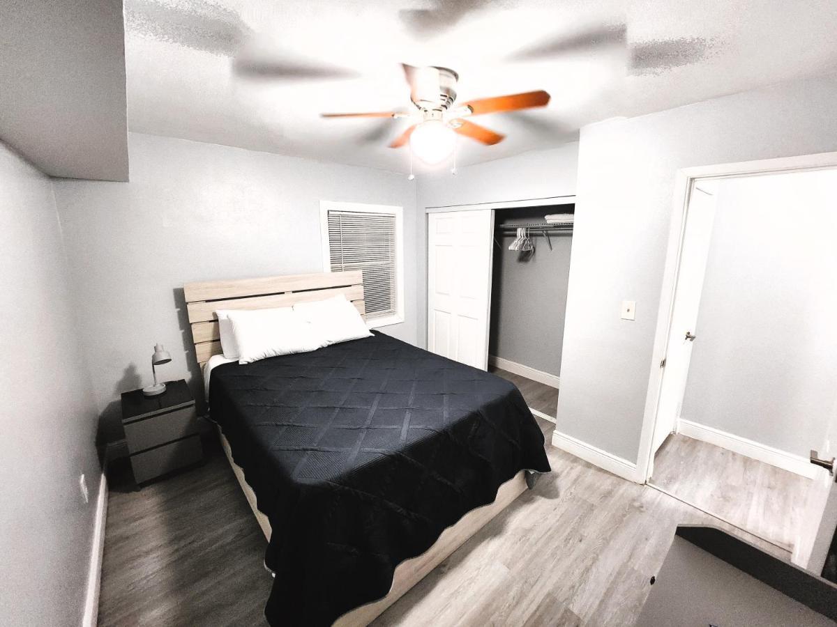 Cozy 3 Bedroom House Near Airport/raymond Stadium/downtown. Holiday home Tampa