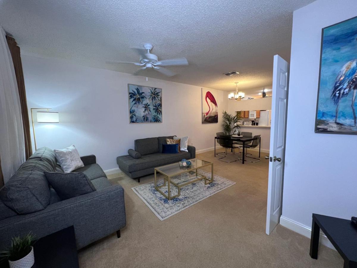 Elegant Long -king Bed - Pool - Wifi - Palms - Moffitt - Gated - Pets Ok - In New By Hunters - Live Oak - Cory Isles Area - H2 Holiday home *