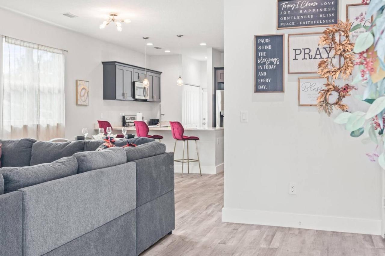 Urban Getaway Brand New 3bd 2ba Pet-friendly Near The River Holiday home *