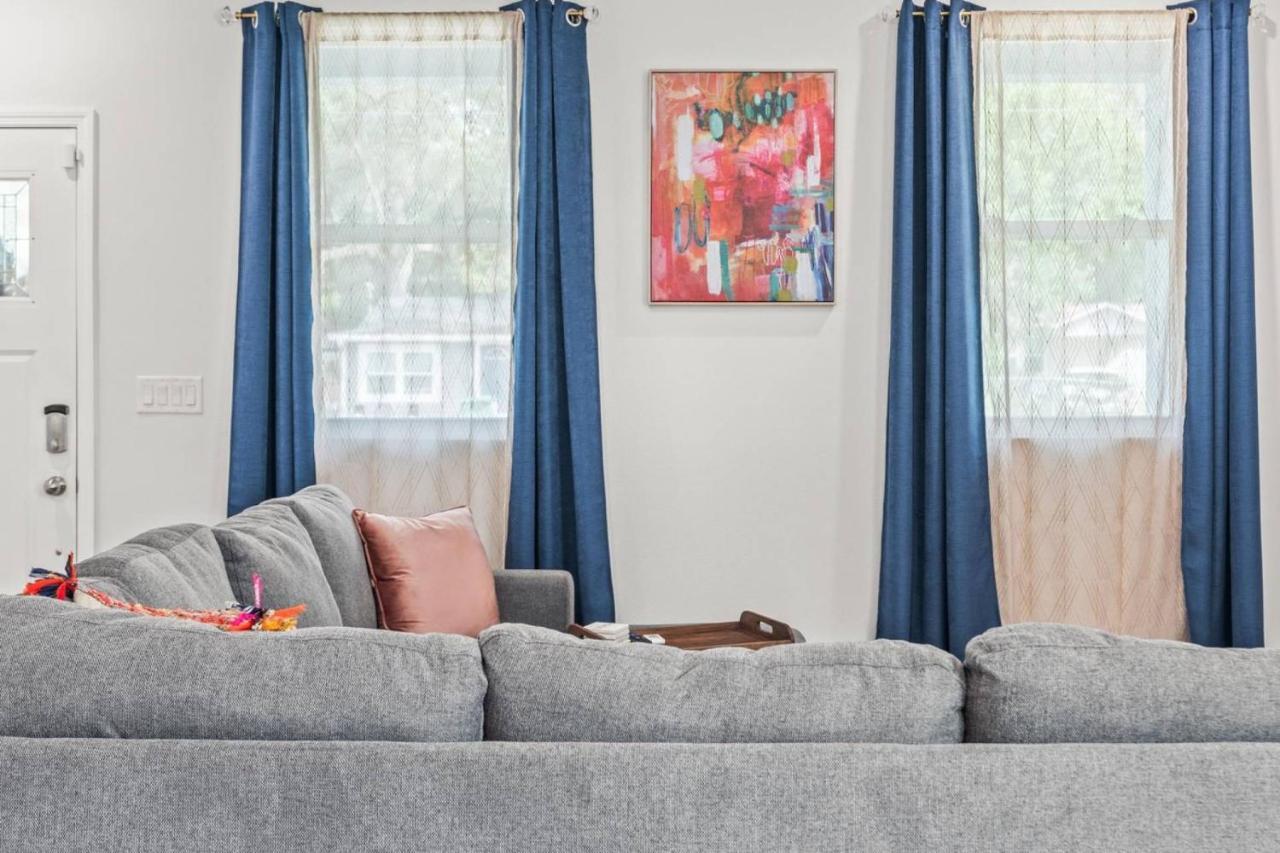 Urban Getaway Brand New 3bd 2ba Pet-friendly Near The River Holiday home *