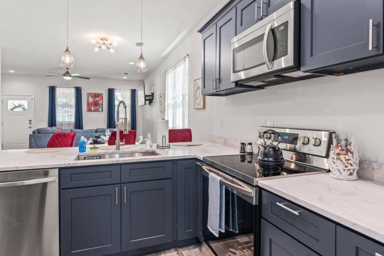 Holiday home Urban Getaway Brand New 3bd 2ba Pet-friendly Near The River