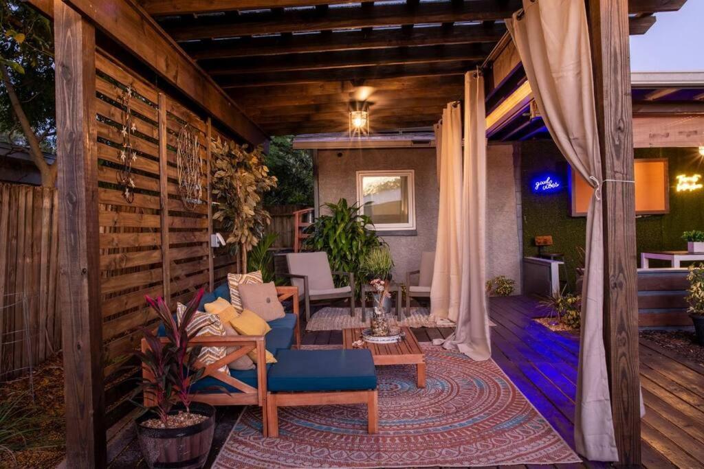 Stylish 4br With Outdoor Space, Busch Gardens - Renovated Tampa