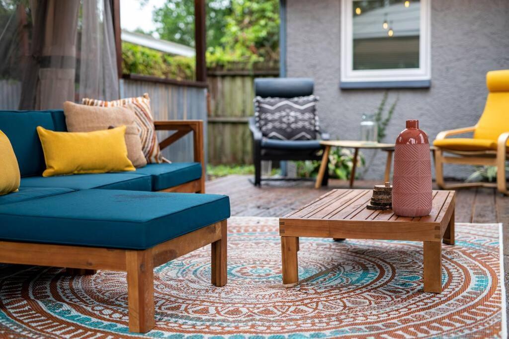 Stylish 4br With Outdoor Space, Busch Gardens - Renovated *