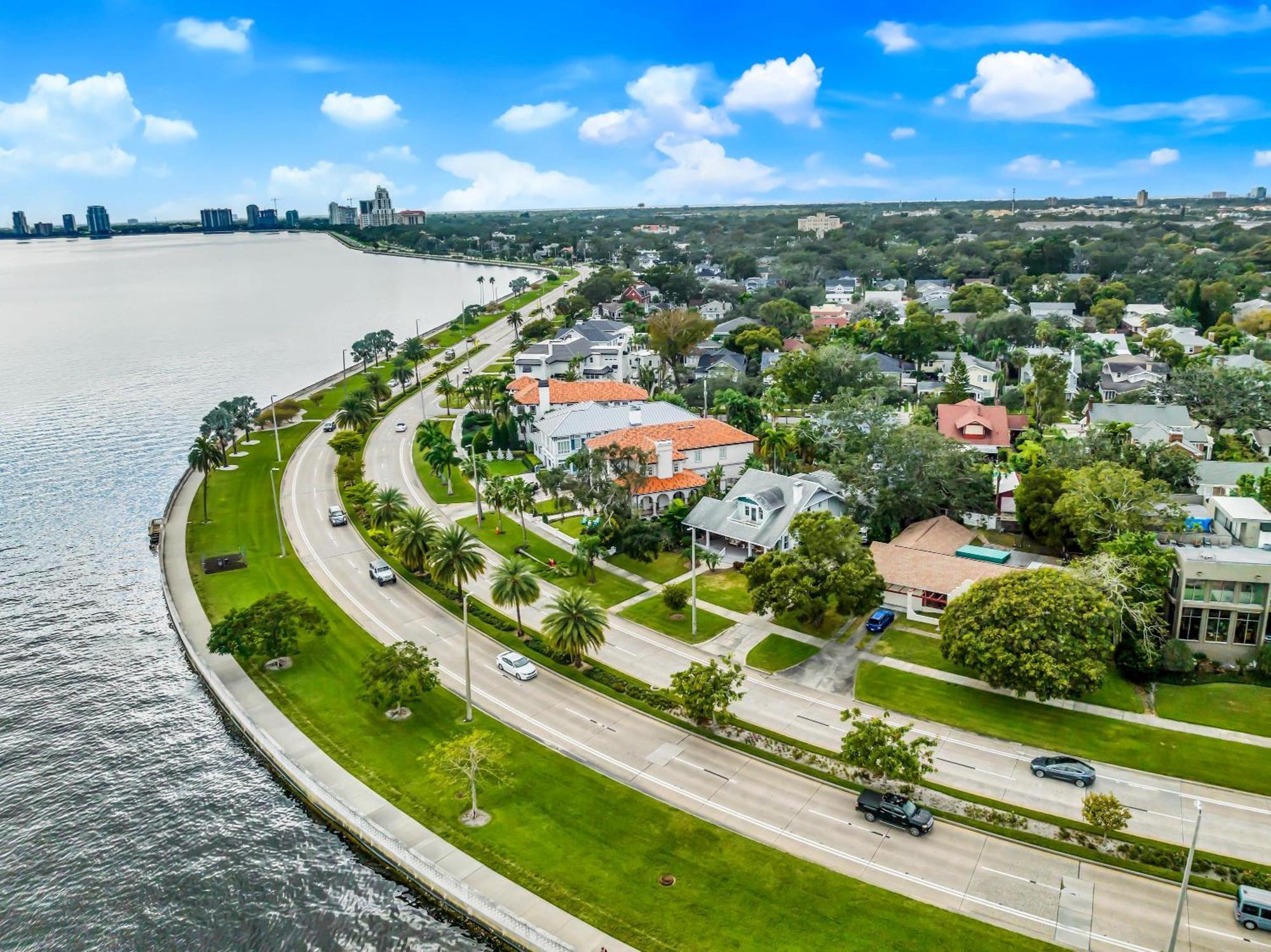 Bayshore Charmer *