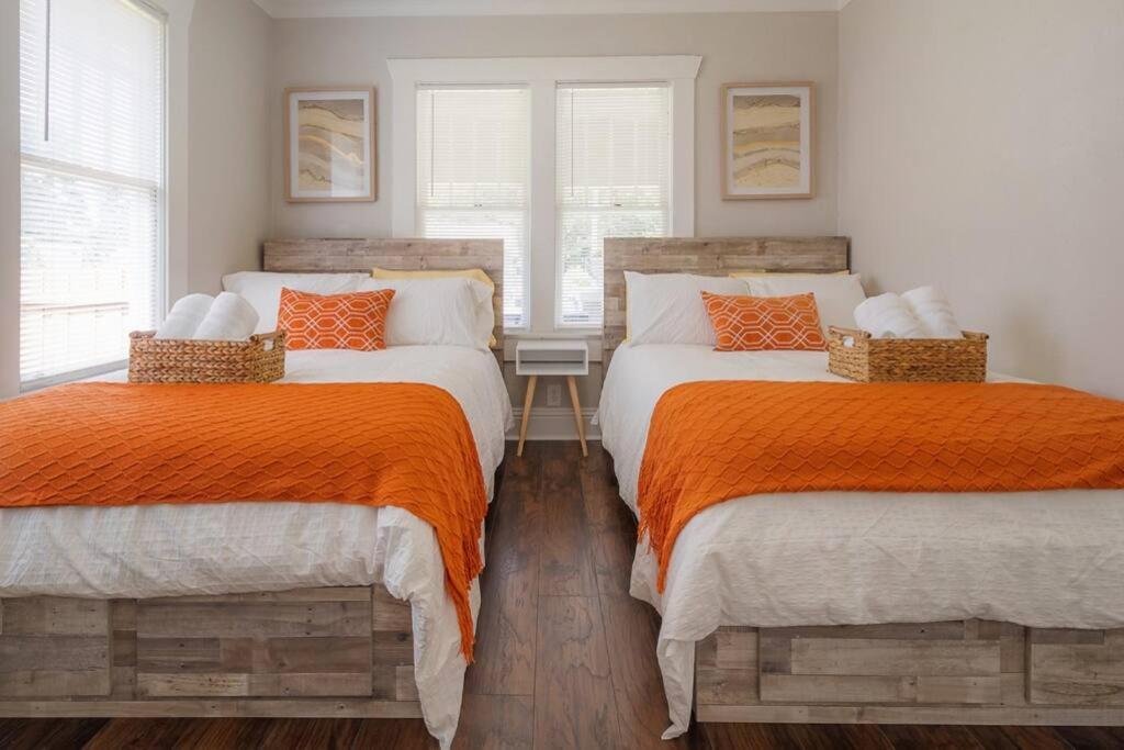 Rustic Near Downtown/ Foodie Hotspots Holiday home Tampa