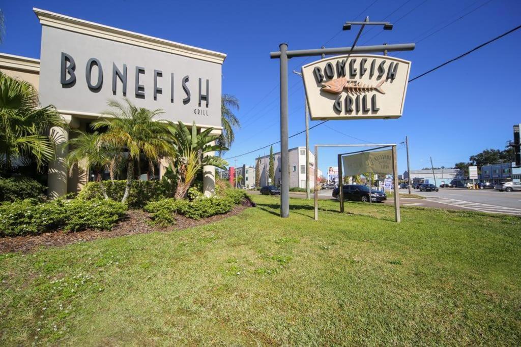 Bright And Designed 1br With Parking Near Stores Tampa