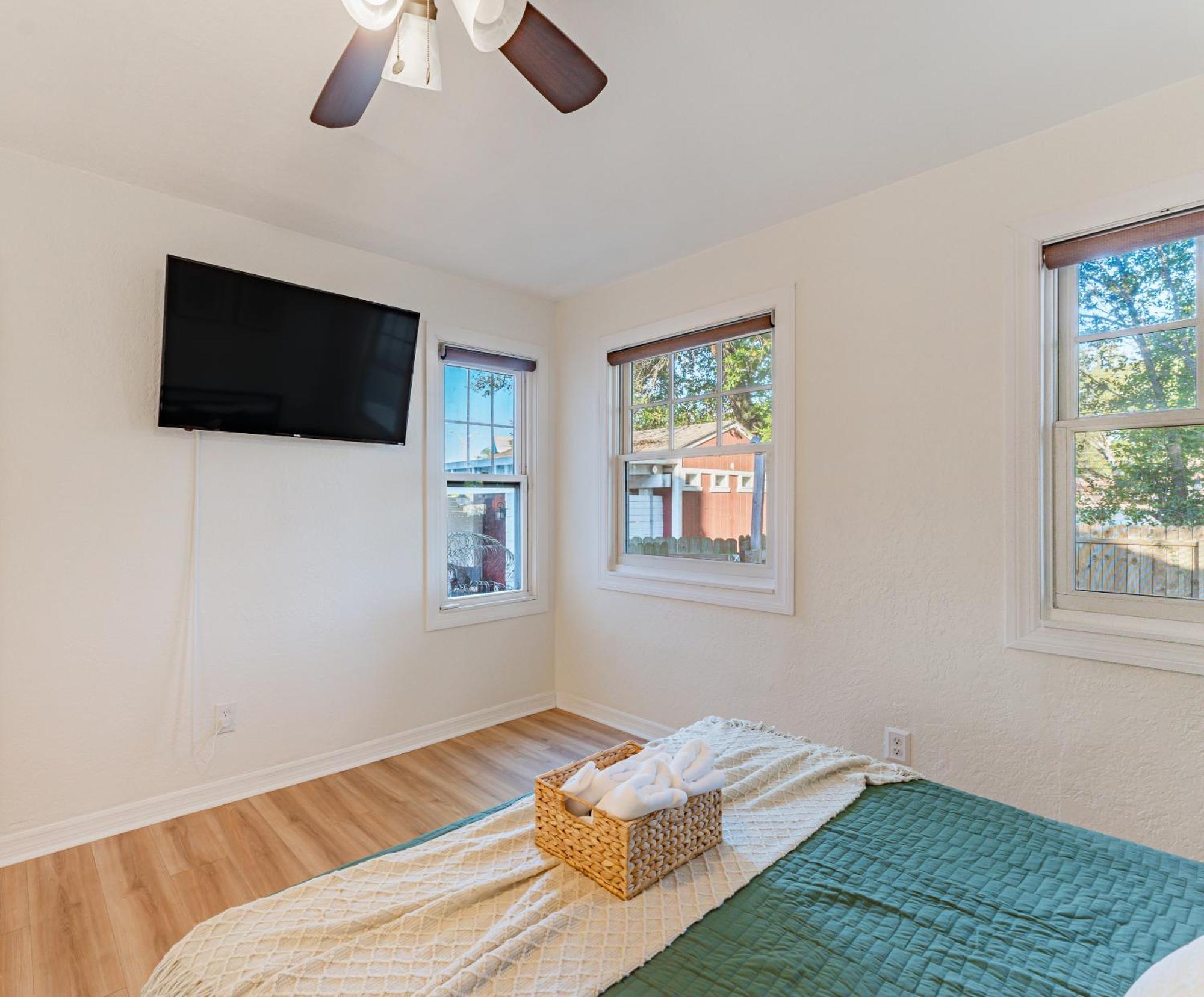 Holiday home Trendzy W/ King Bed And A Walk To Starbucks Tampa