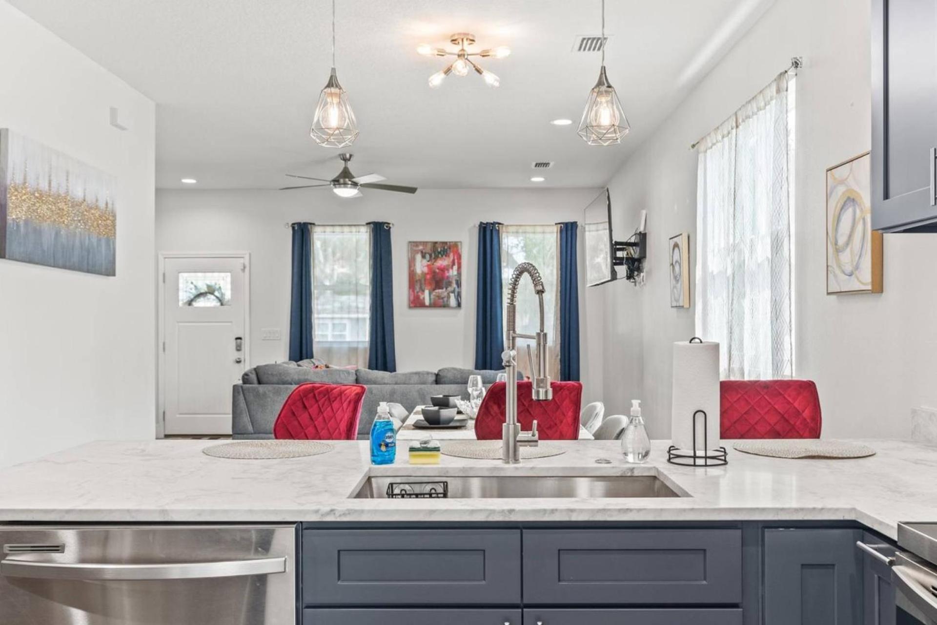 Urban Getaway Brand New 3bd 2ba Pet-friendly Near The River