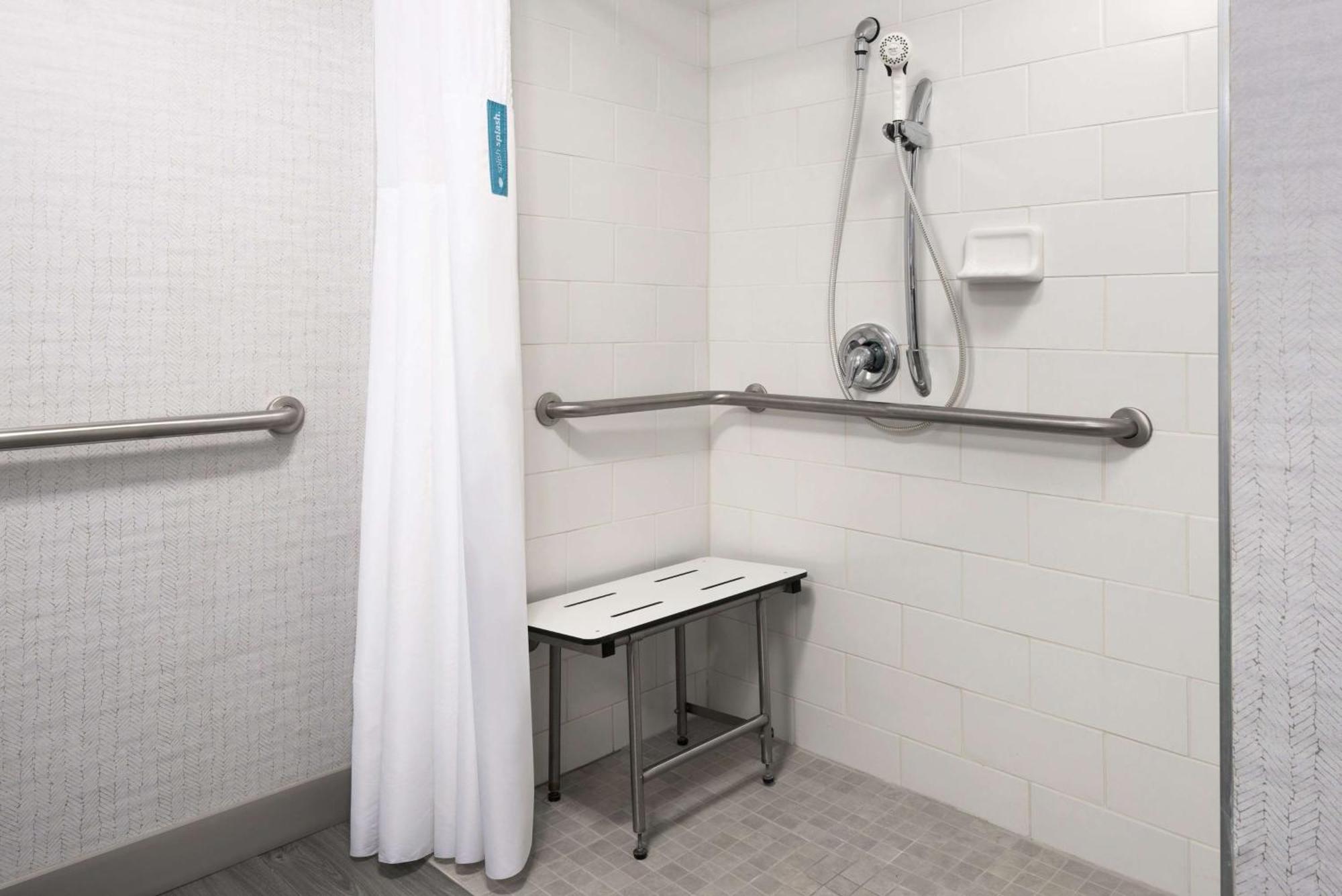 Hotel Hampton & Ybor Downtown 3*