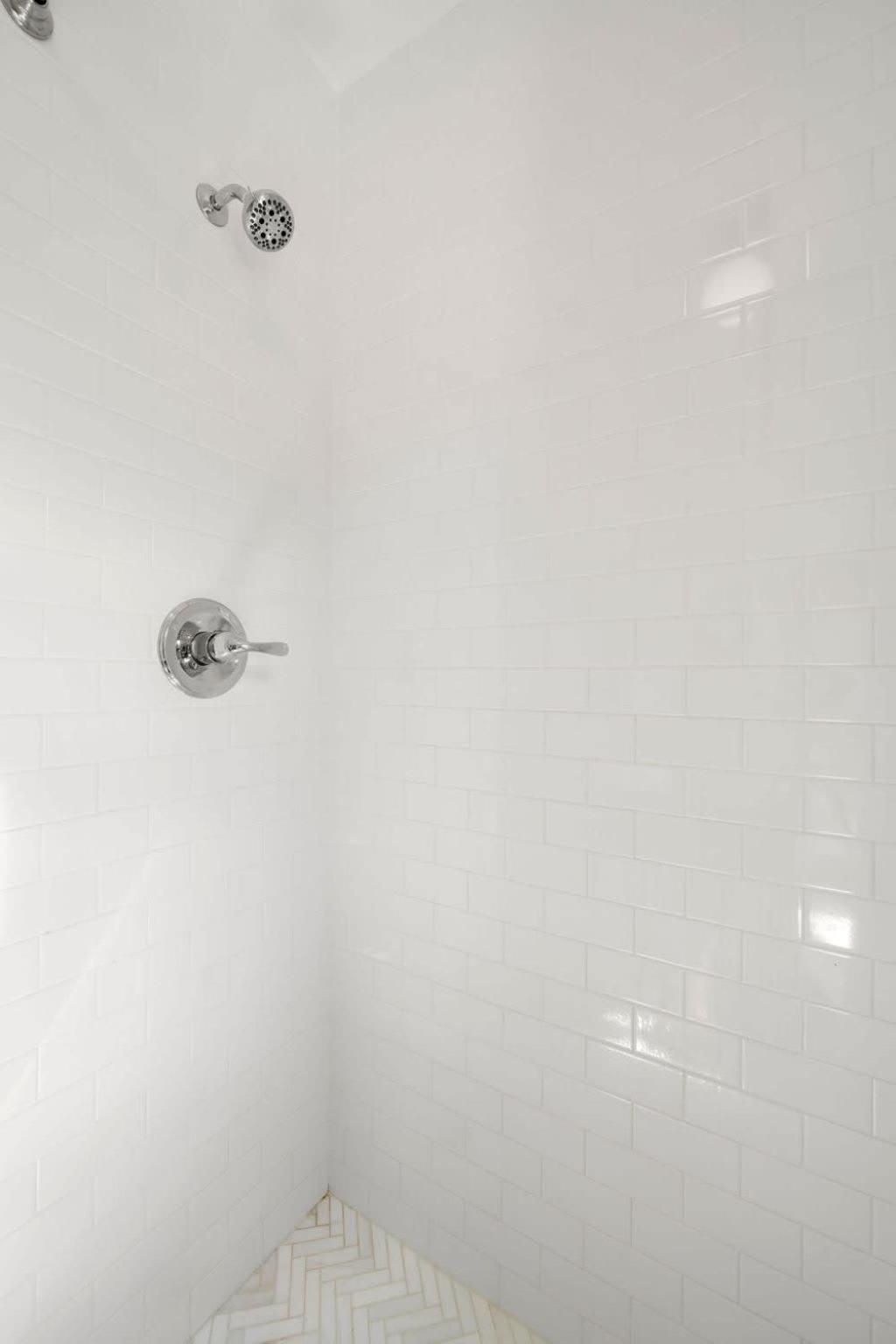 The Adaline #7 - Gorgeous Hyde Park Apartment, 2nd Floor, Steps To Bayshore