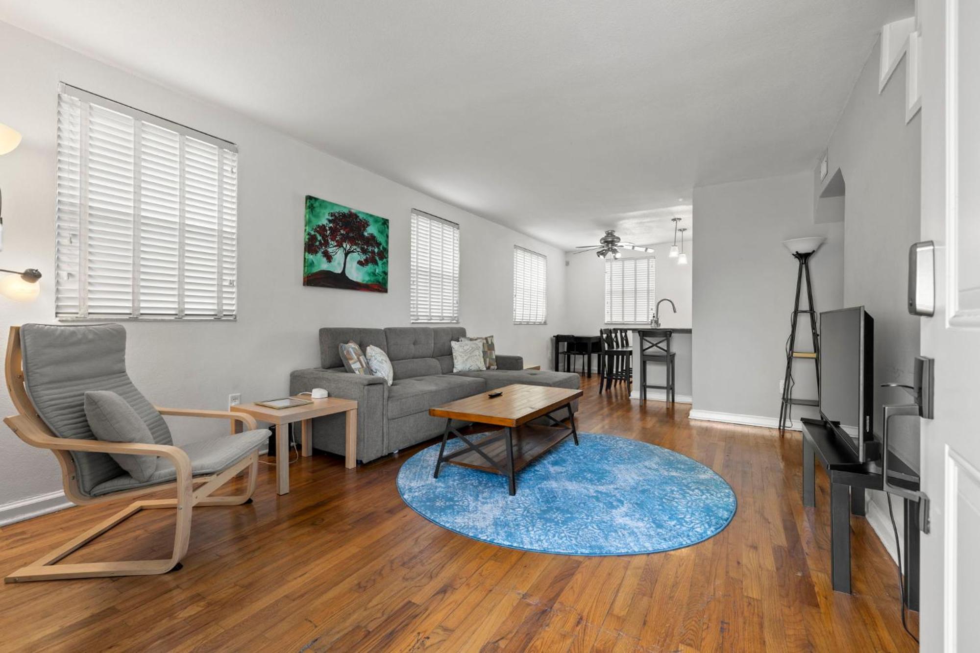 Apartment 1 Bedroom Unit In Hyde Park House *