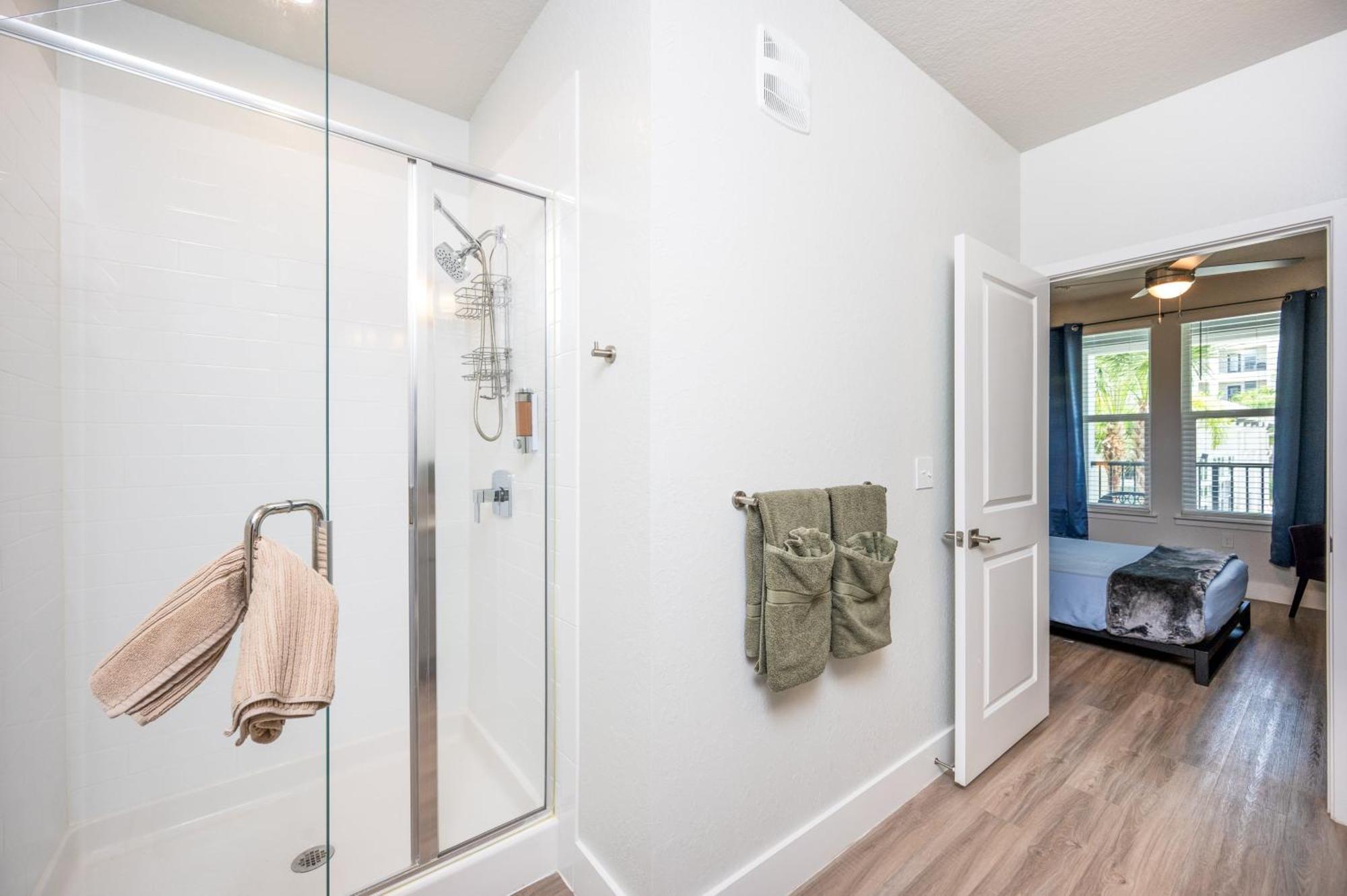 Style - Pool View - Hotub - Moffitt - Pet - Mid Term - Gated - Gym - Wifi - Usf - Elevators - Long *