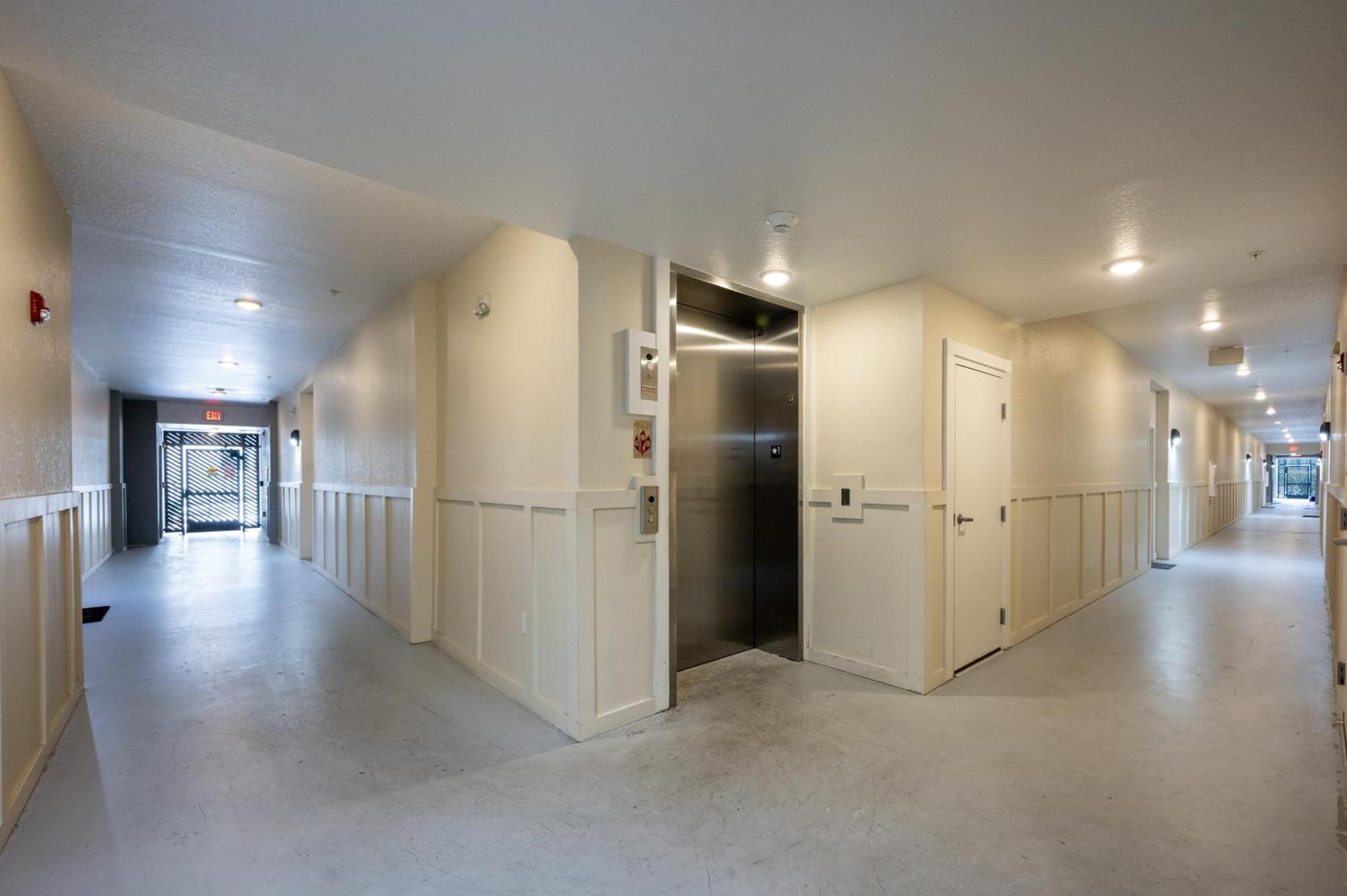 Style - Pool View - Hotub - Moffitt - Pet - Mid Term - Gated - Gym - Wifi - Usf - Elevators - Long Tampa