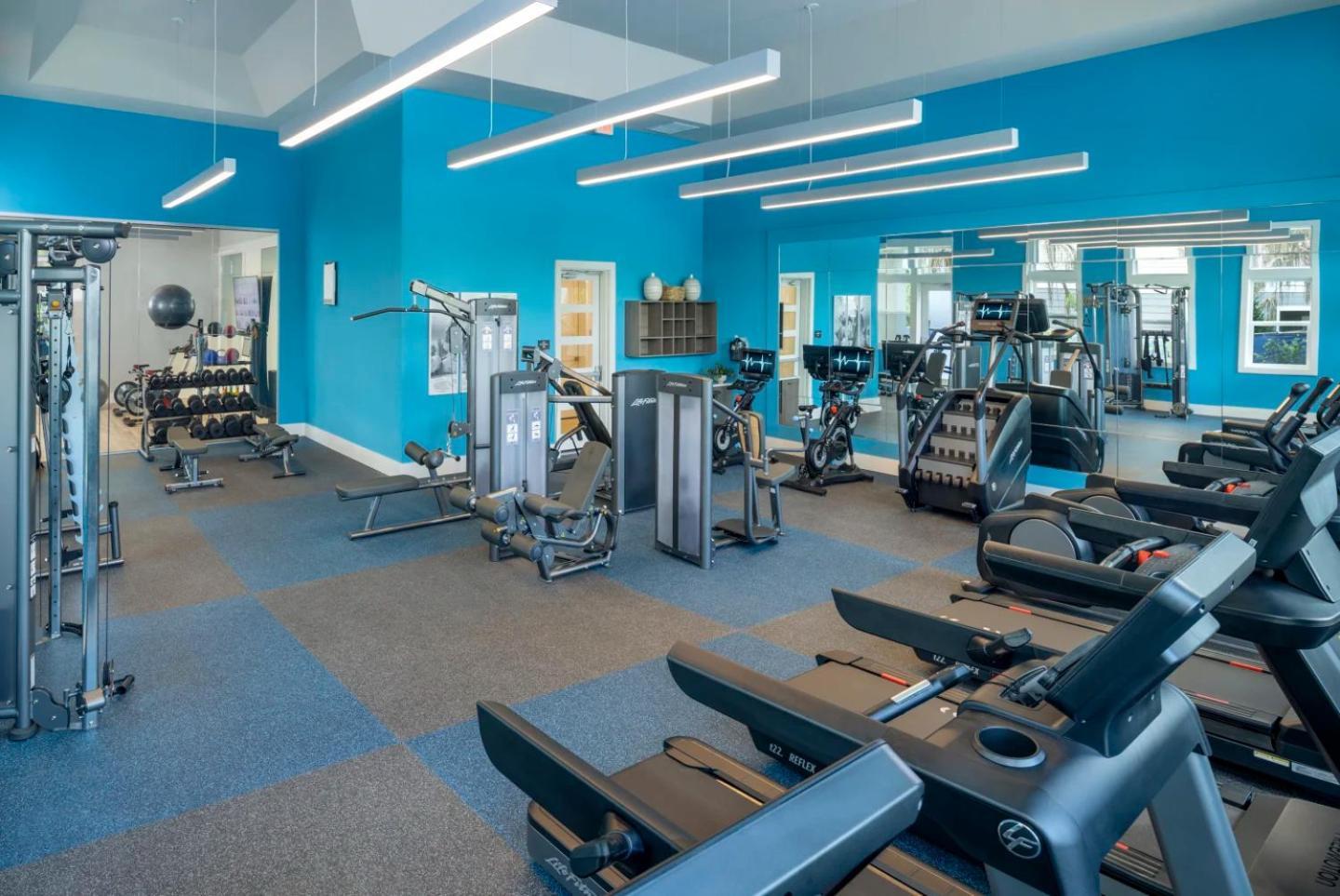 Style - Pool View - Hotub - Moffitt - Pet - Mid Term - Gated - Gym - Wifi - Usf - Elevators - Long Tampa