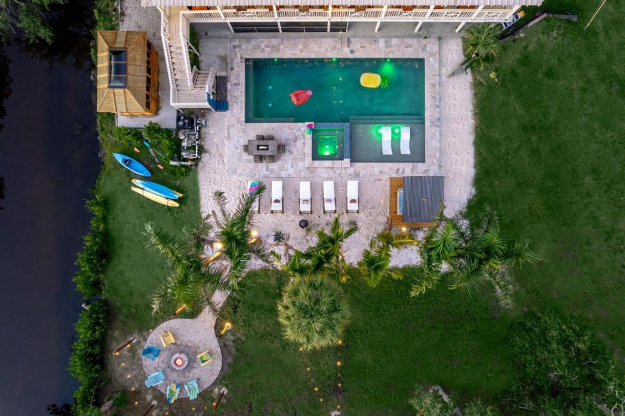 No 1 Largest Private Compound, 11br Sleeps 40 * Tampa