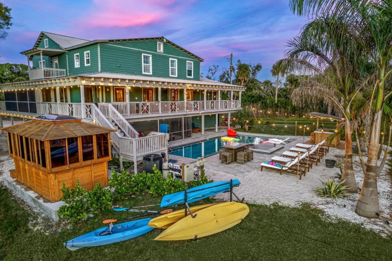 No 1 Largest Private Compound, 11br Sleeps 40 Villa