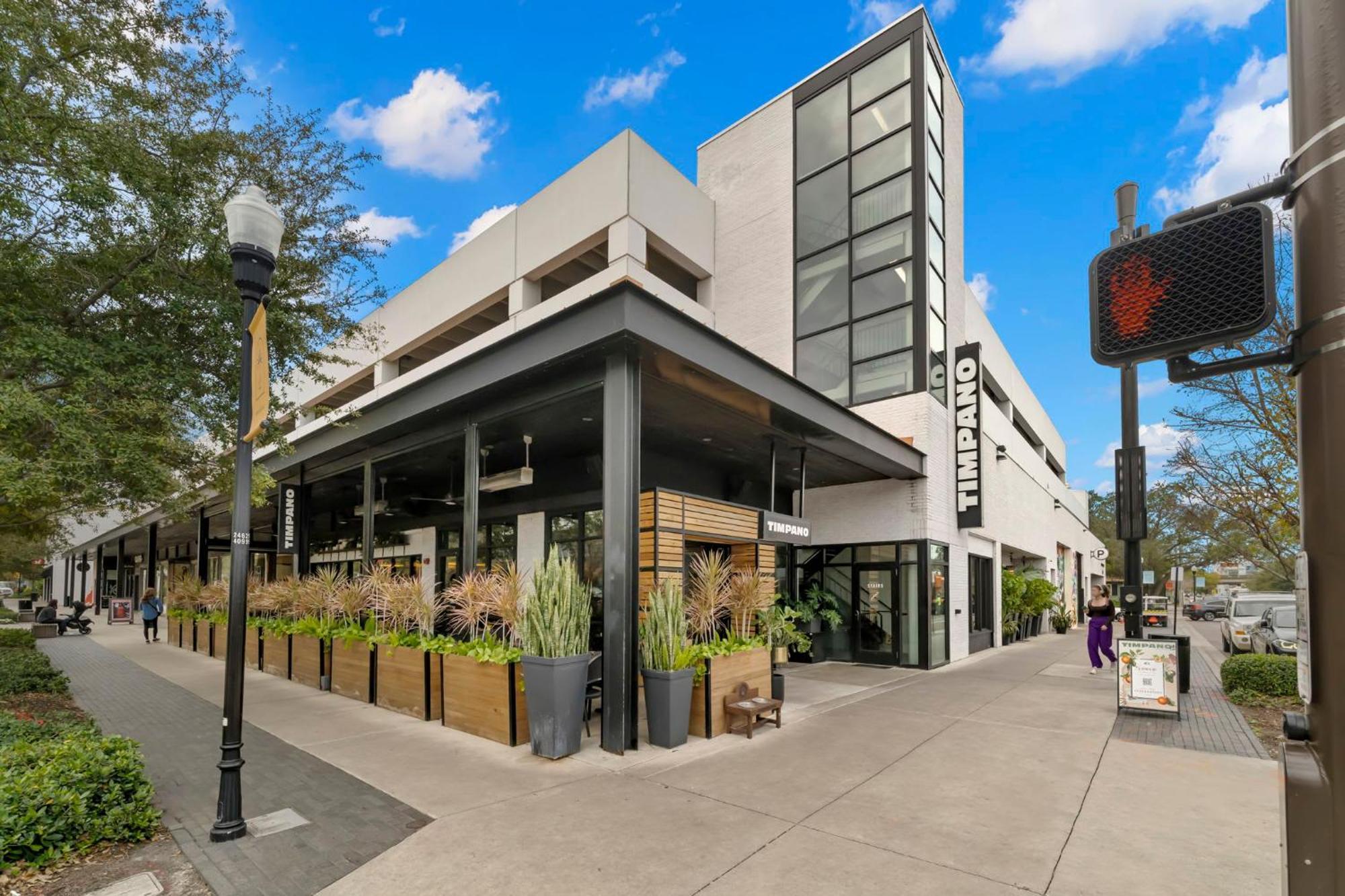 The Adaline #7 - Gorgeous Hyde Park Apartment, 2nd Floor, Steps To Bayshore Apartment