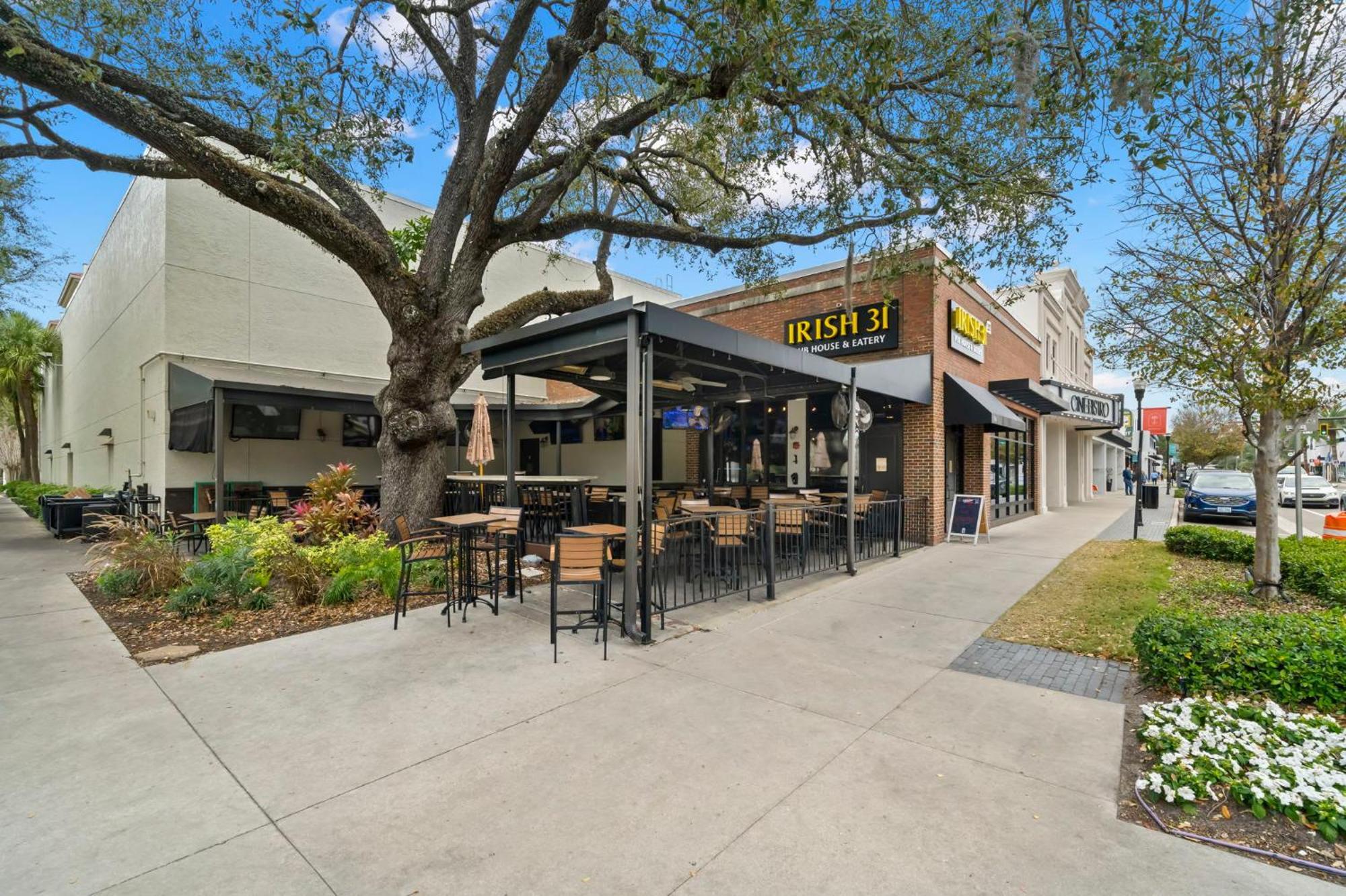 The Adaline #7 - Gorgeous Hyde Park Apartment, 2nd Floor, Steps To Bayshore Apartment