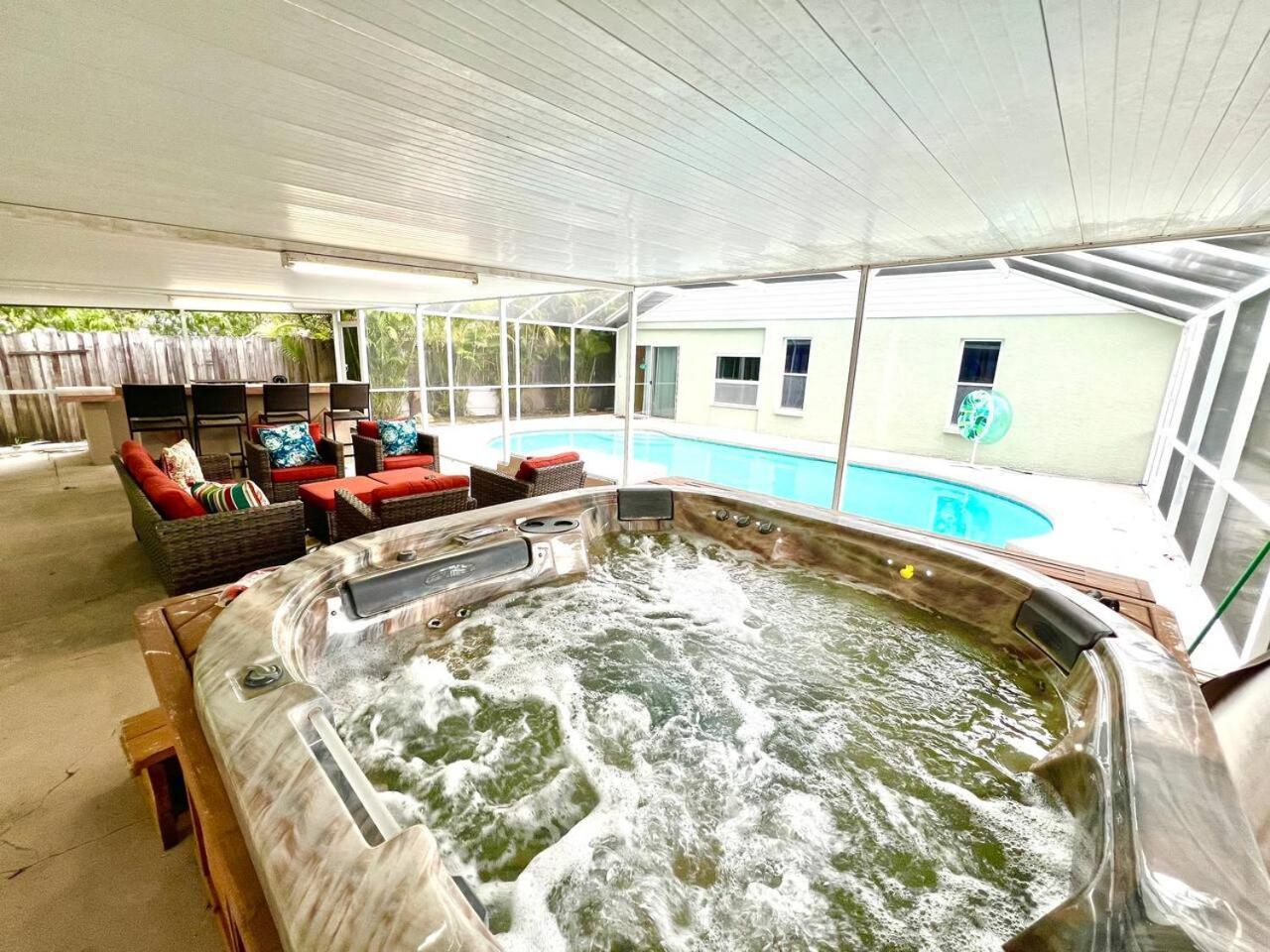 Private Oasis Retreat Heated Pool Hot Tub Beaches Holiday home