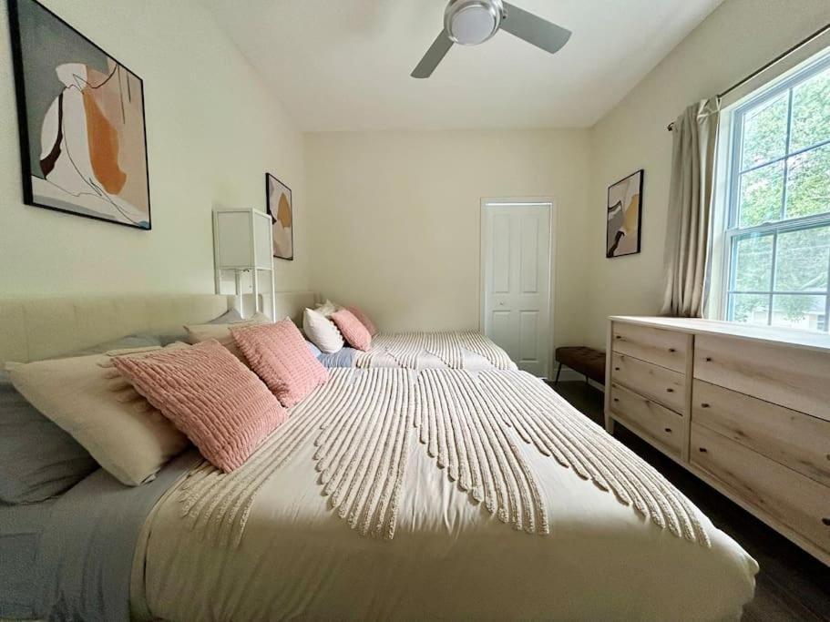 4 Bedroom 3 Full Bath Boho Oasis Saltwater Pool Near Downtown, North Of Hyde Park Sleeps 12 Pets Ok * Tampa