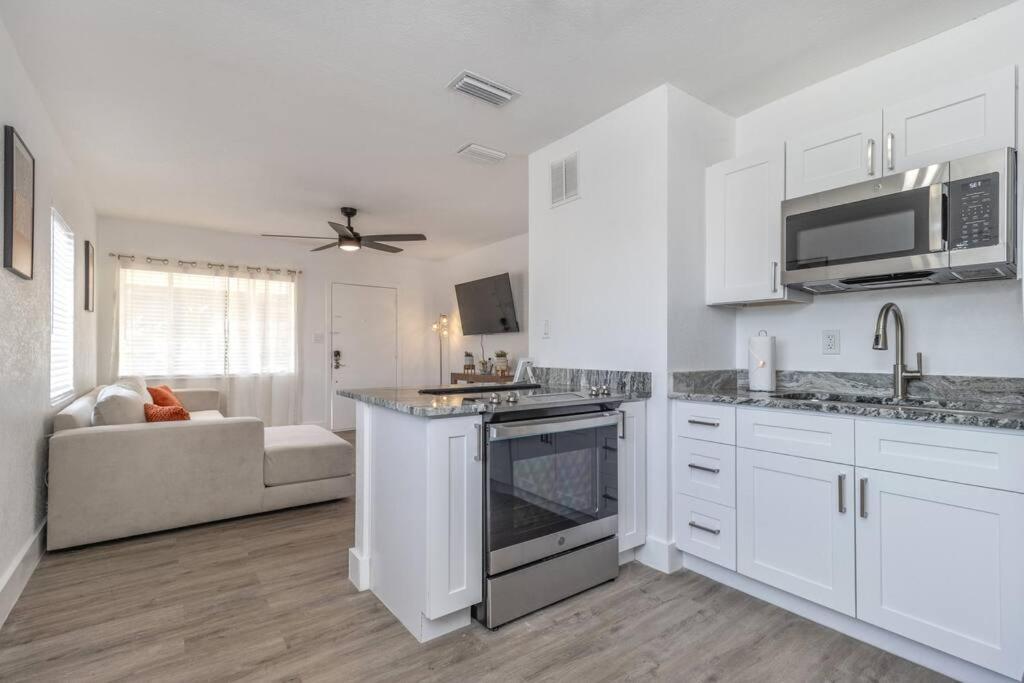 New Cozy 2br Heart Of Holiday home
