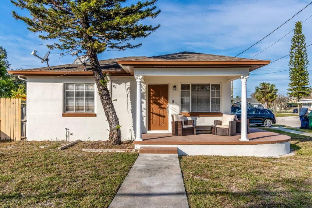New Cozy 2br Heart Of Holiday home
