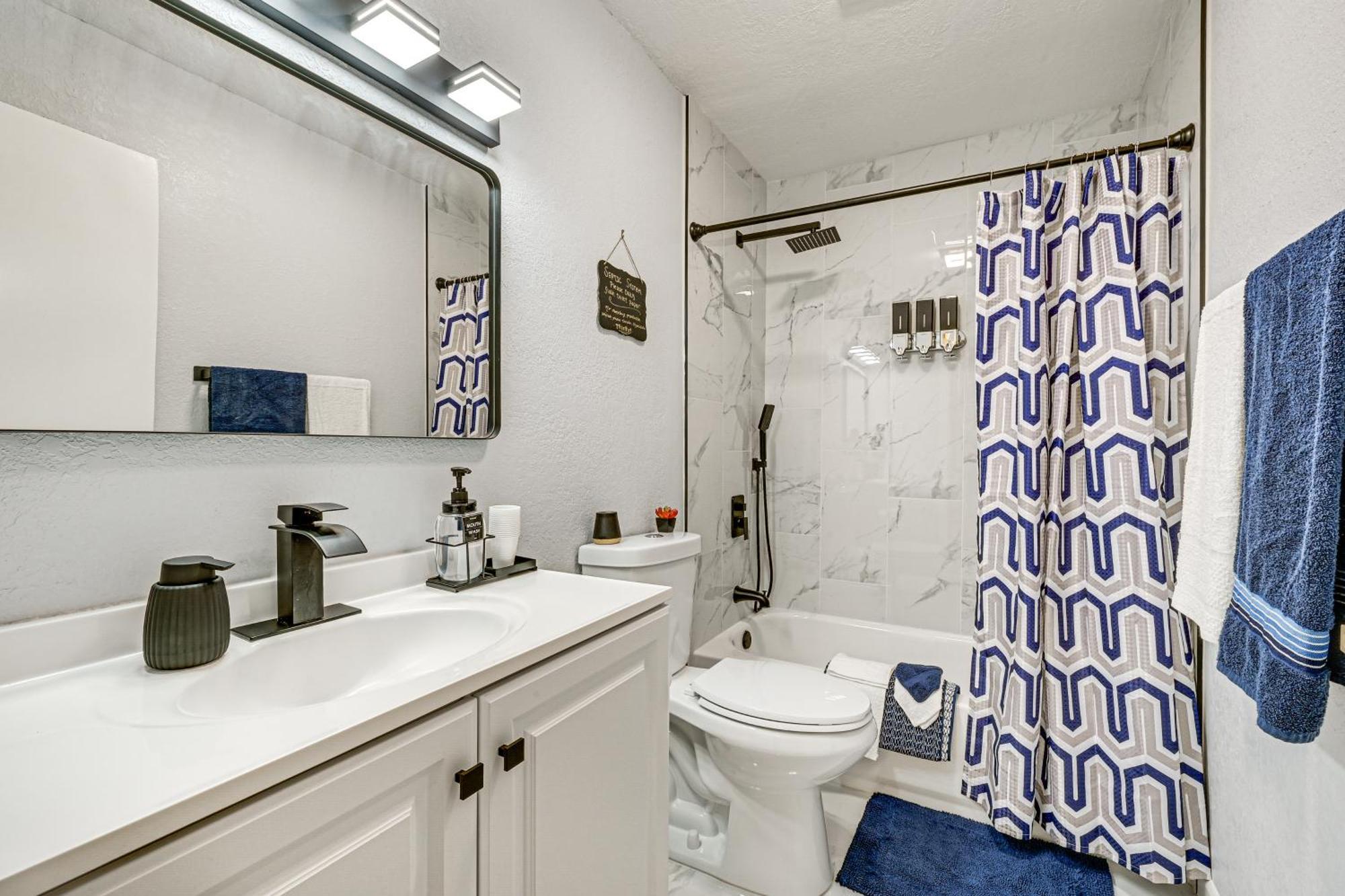 Holiday home 3 Mi To Usf Chic With Yard In Tampa! Tampa
