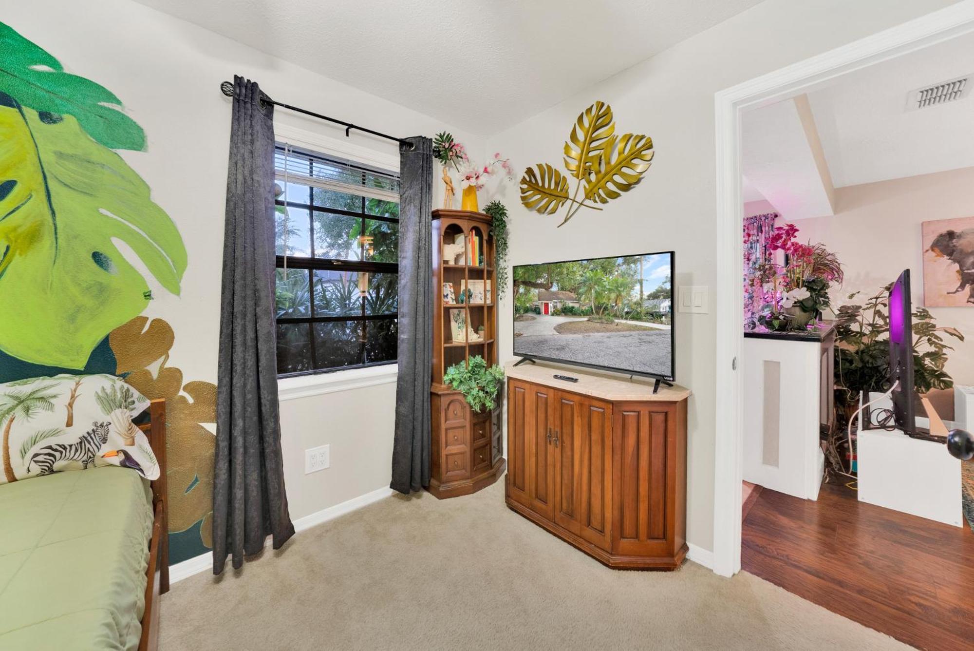 Holiday home Zen Jungle House By Busch Gardens Sleeps 12 With Outdoor Games & Detached Play Space! Tampa
