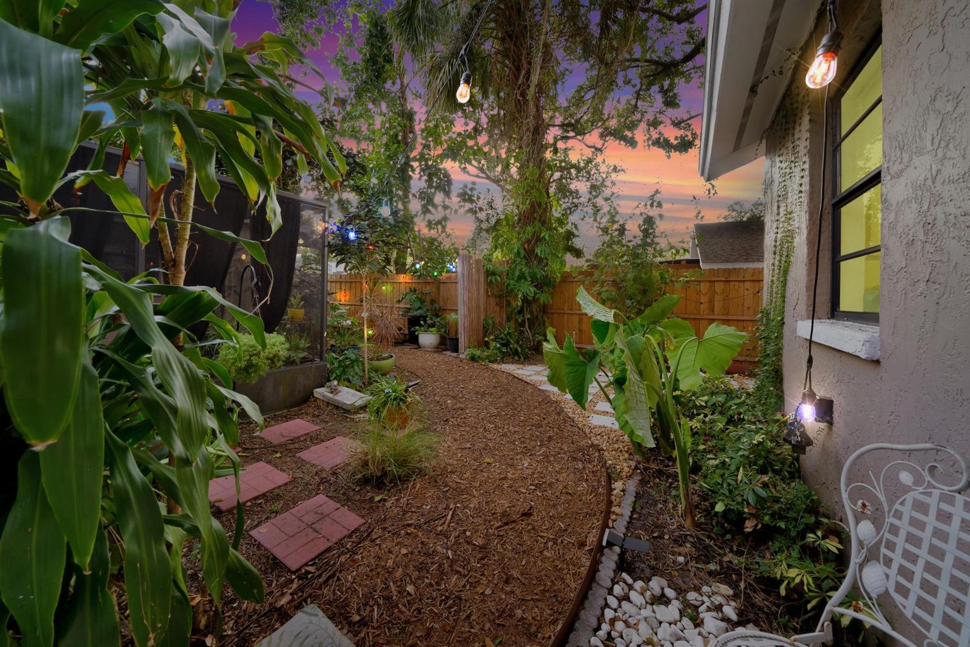 Holiday home Zen Jungle House By Busch Gardens Sleeps 12 With Outdoor Games & Detached Play Space! Tampa