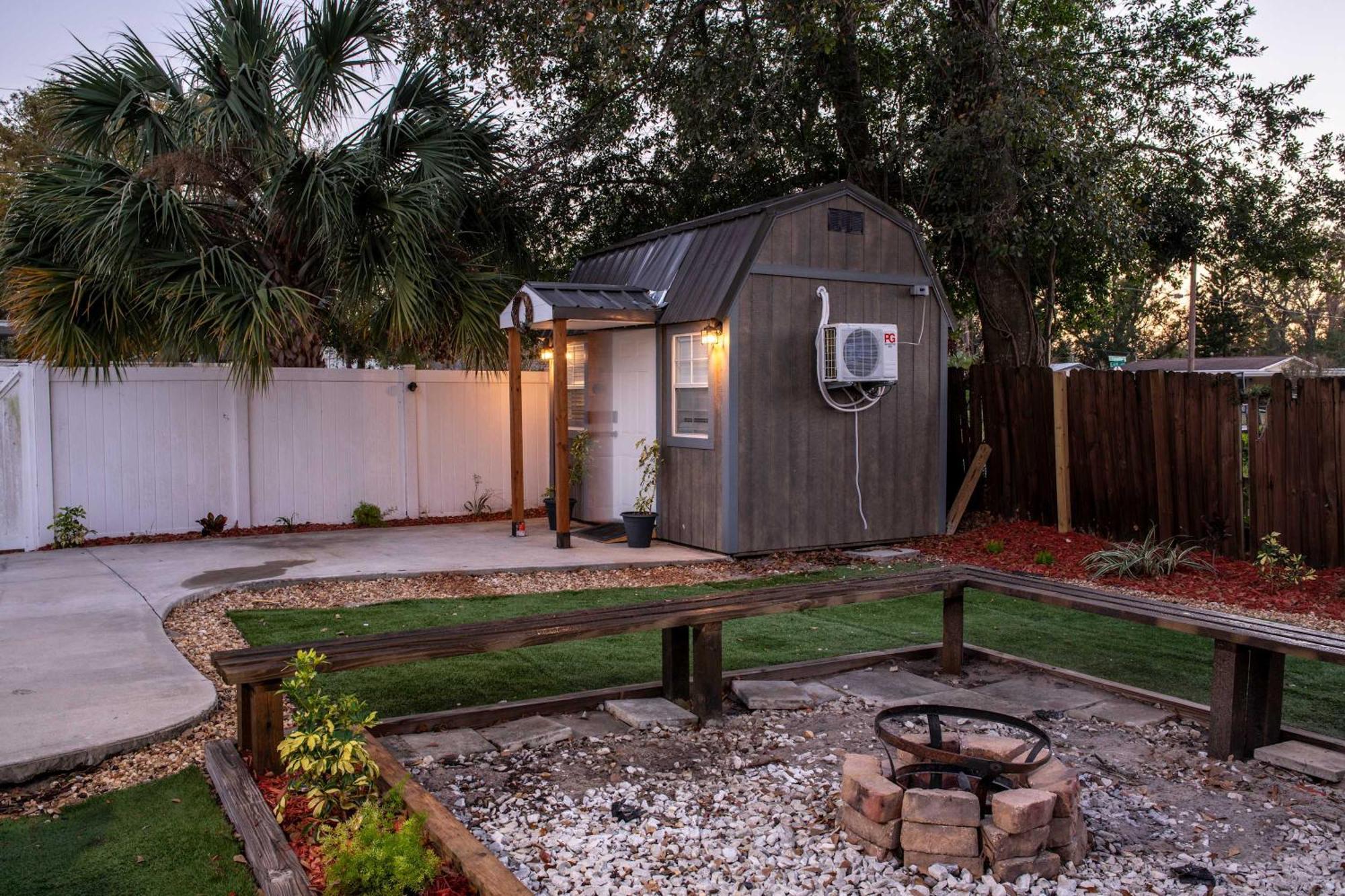 Holiday home Stylish 4br With Outdoor Space, Busch Gardens - Renovated