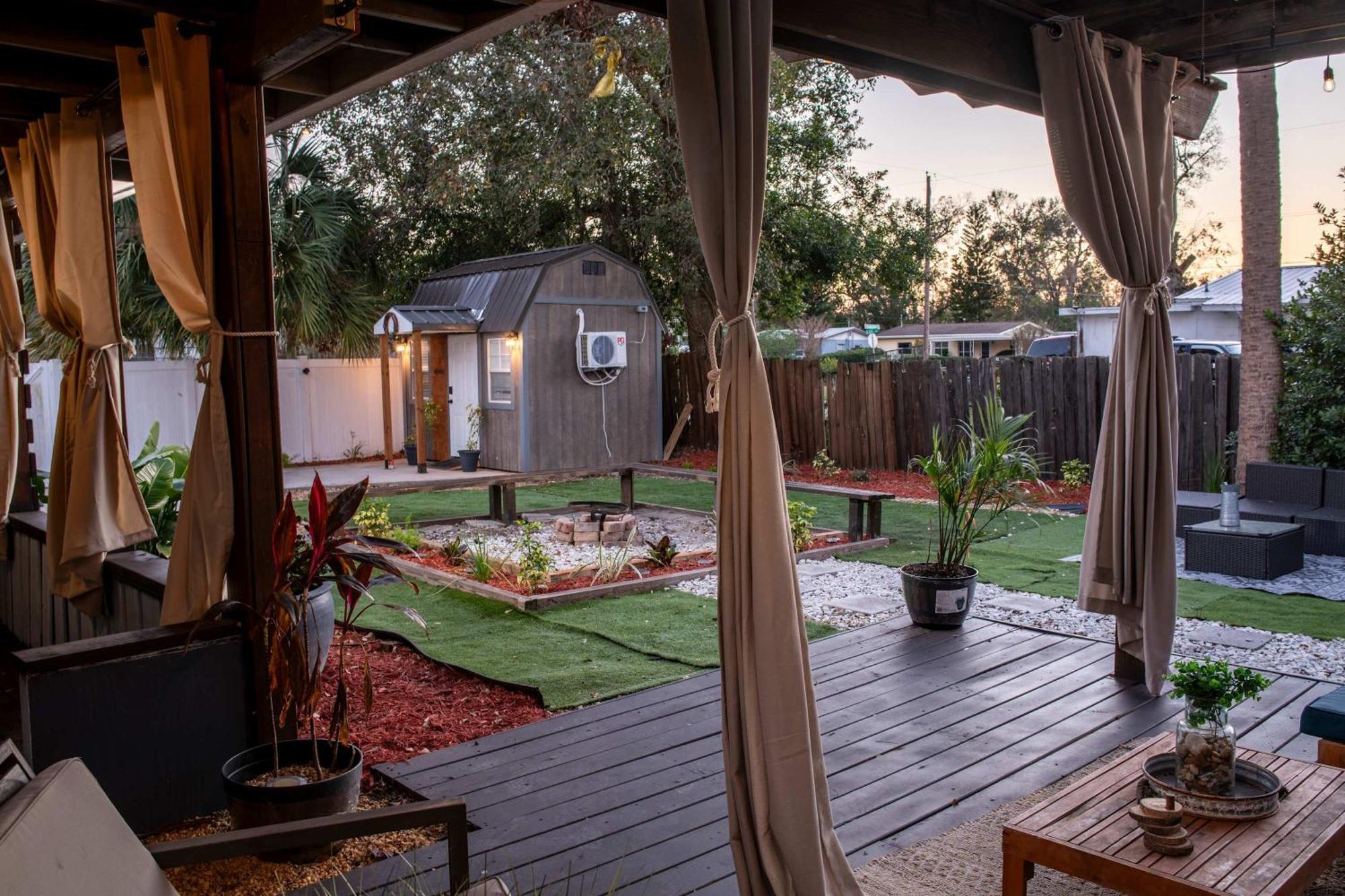 Holiday home Stylish 4br With Outdoor Space, Busch Gardens - Renovated Tampa