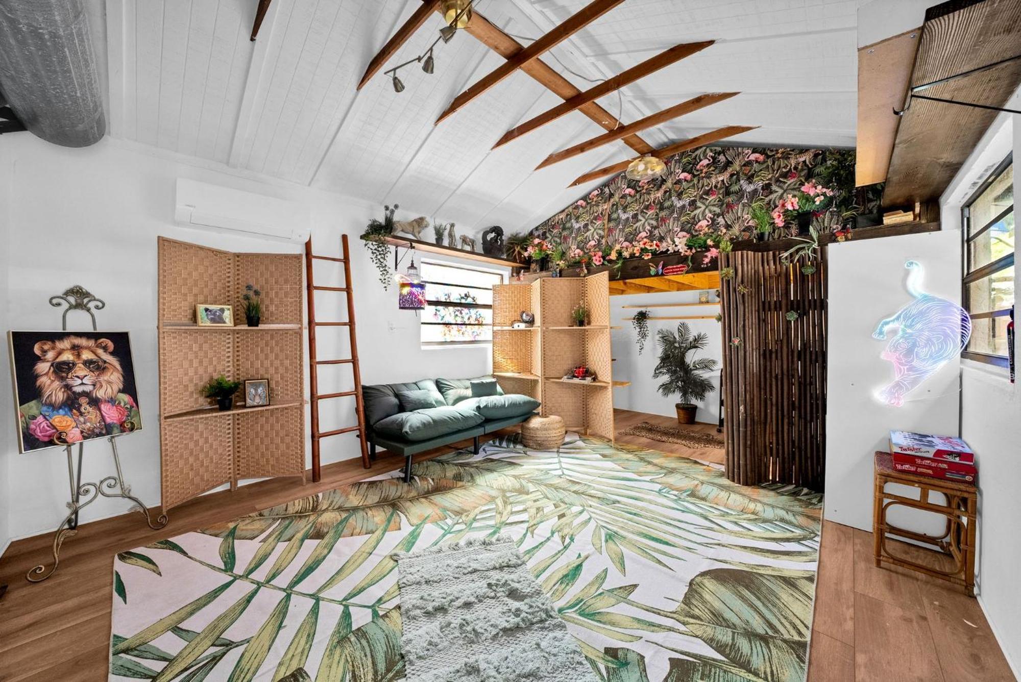 Zen Jungle House By Busch Gardens Sleeps 12 With Outdoor Games & Detached Play Space! Holiday home Tampa