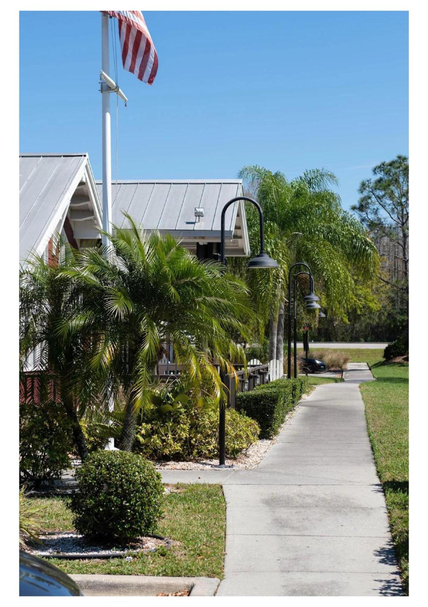 Holiday home Elegant Long -king Bed - Pool - Wifi - Palms - Moffitt - Gated - Pets Ok - In New By Hunters - Live Oak - Cory Isles Area - H2 Tampa
