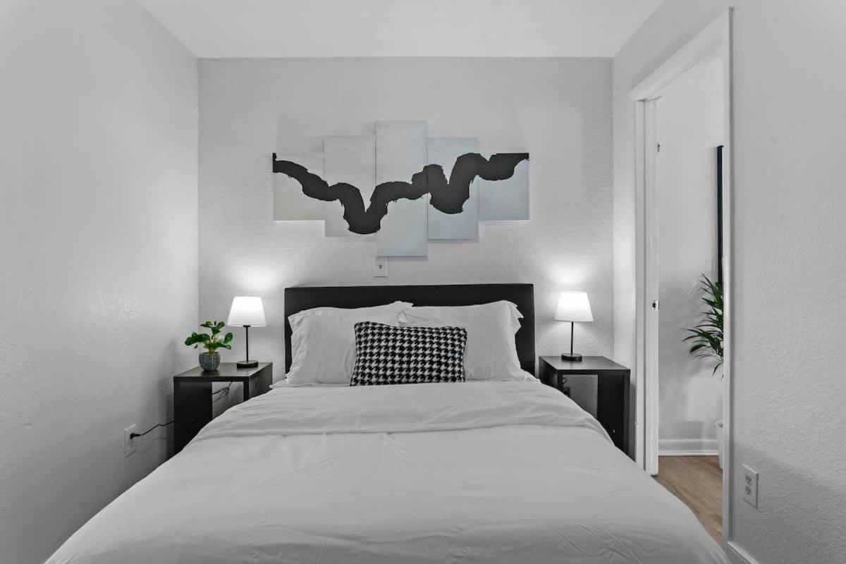 Zebra House - Close 2 Tampabay Has To Offer * Tampa
